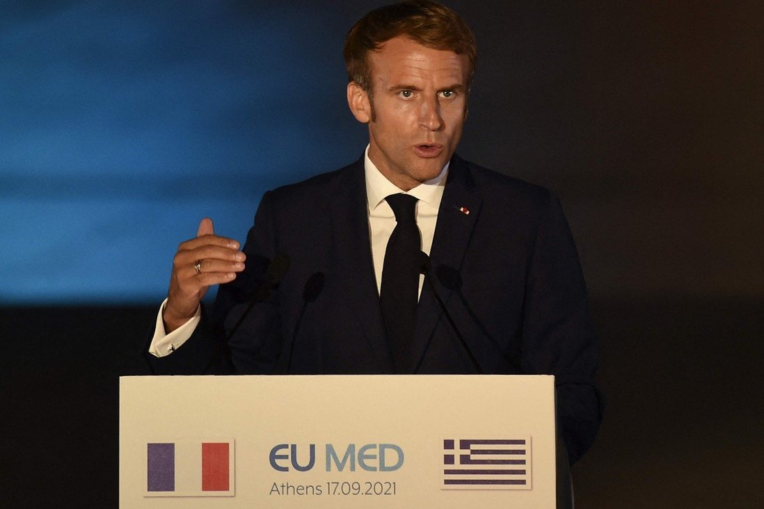 Tổng thống Pháp Emmanuel Macron trực tiếp ra quyết định rút đại sứ tại Mỹ và Úc về nước.