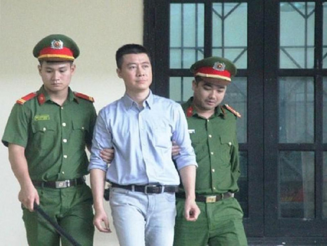 Phan Sào Nam xin trích lương, vay mượn để nộp hết tiền khắc phục hậu quả. Ảnh: TP
