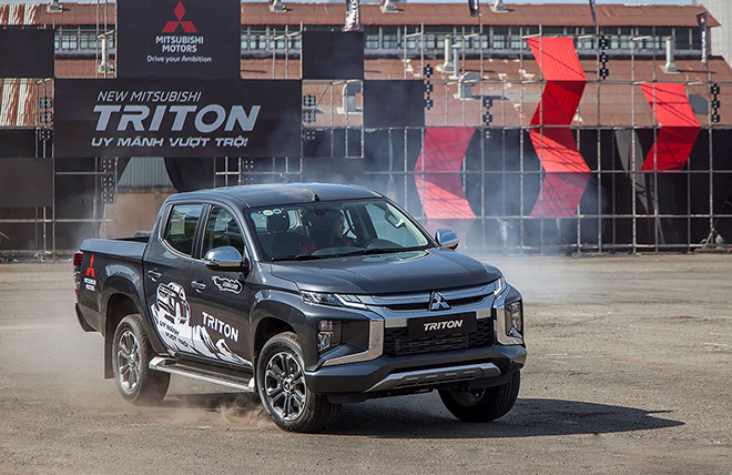 Giá xe Mitsubishi Triton lăn bánh tháng 9/2021 - 2