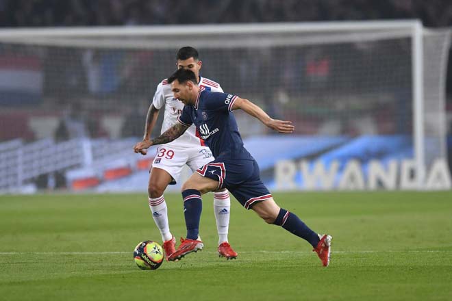 "Bom tấn" Messi có một pha sút bóng dội xà ngang khung thành của Lyon ở trận đấu vừa qua