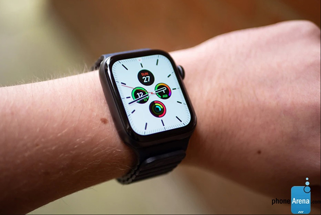 Apple Watch Series 7 có viền màn hình mỏng hơn.