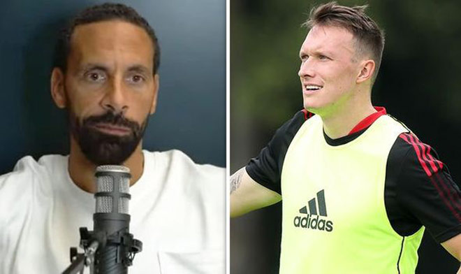 Rio Ferdinand cho rằng đàn em Phil Jones đang "ăn bám" MU