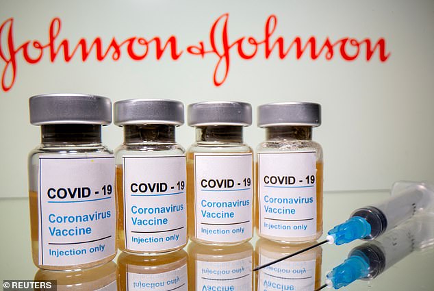 Công ty Johnson &amp; Johnson công bố dữ liệu chứng minh hiệu quả của mũi tiêm thứ hai. Ảnh: Reuters