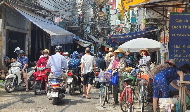 Nhiều khu chợ ghi nhận cảnh đông đúc hơn so với trước đây.