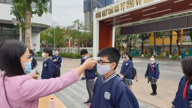 Trường học sẽ phân luồng, đo nhiệt độ khi đón học sinh trở lại.