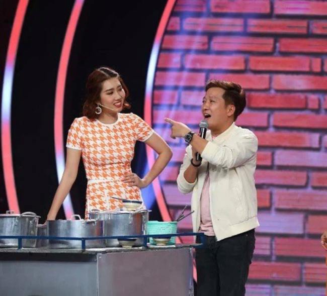 Chọn đồ quá ôm, lại uốn dẻo trên gameshow, nàng á hậu suýt rơi vào hoàn cảnh dở khóc dở cười.
