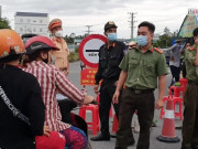 Tin tức trong ngày - Video: Nhiều người dân đi xe máy về quê bị ùn ứ tại cửa ngõ vào Hậu Giang