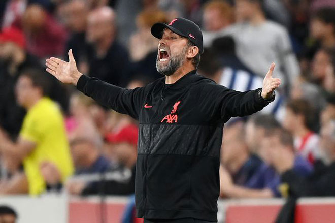 HLV Jurgen Klopp vẫn bảo thủ cho rằng mình không sai khi thay Firmino vào sân