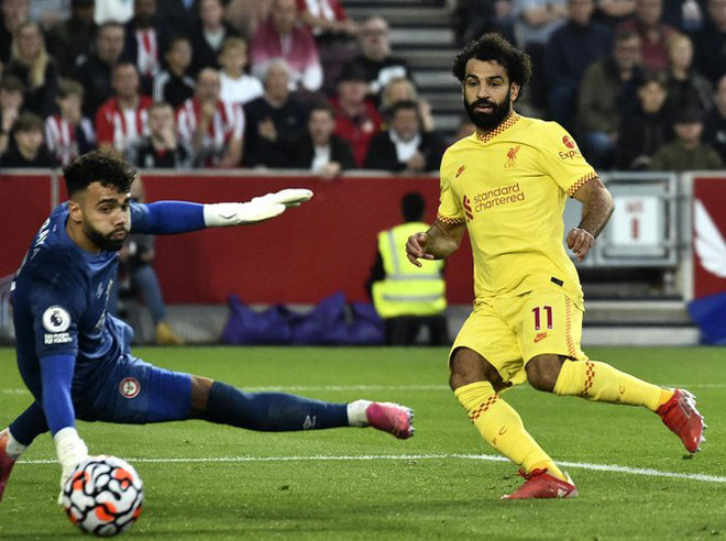 Salah "xé lưới" Brentford giúp anh là cầu thủ Liverpool ghi được 100 bàn thắng nhanh nhất ở giải Ngoại hạng Anh