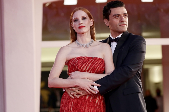Jessica Chastain và Oscar Isaac trong phim "Scenes from a Marriage".