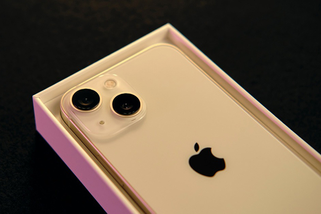 Lỳ đòn, Apple sắp bị phạt vì không kèm bộ sạc cho iPhone 13 - 1