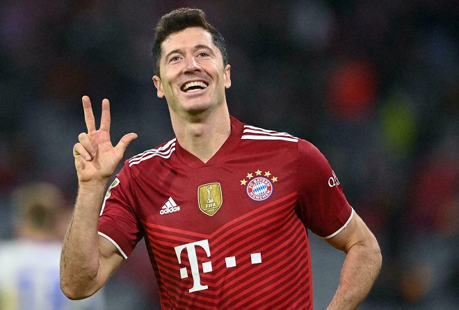 Lewandowski là đối trọng lớn của Messi