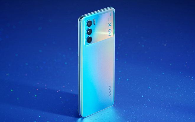 Oppo K9 Pro phiên bản màu xanh dương Glacier.