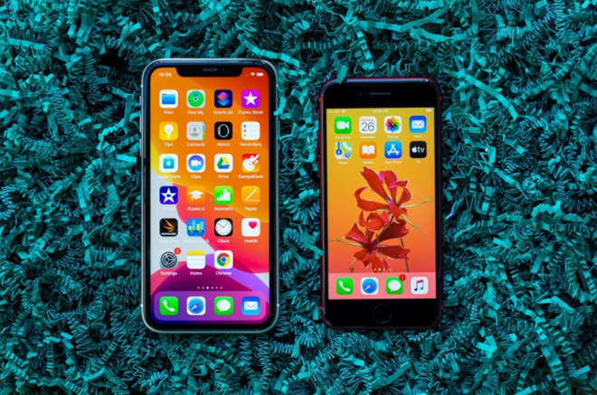 iPhone 11 và iPhone SE 2020.