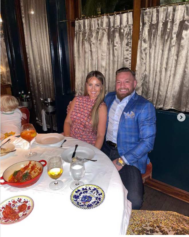 McGregor và vợ chưa cưới Dee Devlin dùng bữa tối ở Miami