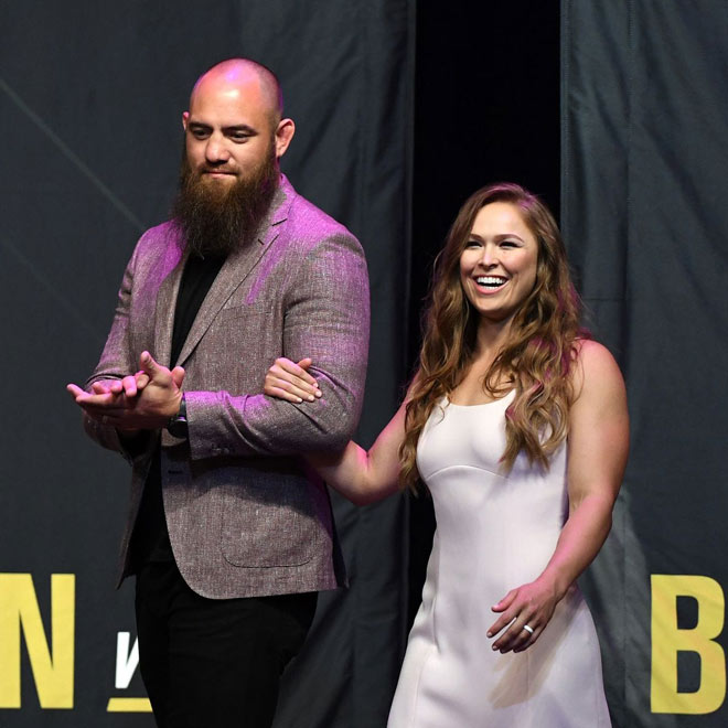 Vợ chồng đả nữ Ronda Rousey và&nbsp;Travis Browne hạnh phúc đón con gái đầu lòng chào đời