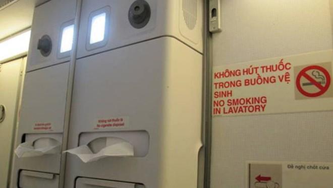Các chuyến bay hiện nay đều cấm hút thuốc