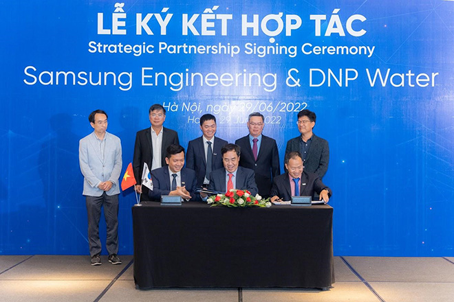 Hình ảnh tại buổi lễ ký kết với sự tham gia, chứng kiến của ban lãnh đạo DNP Holding và điều hành Samsung Engineering Kang Gyu-yeon và Chủ tịch HĐQT DNP Water Ngô Đức Vũ