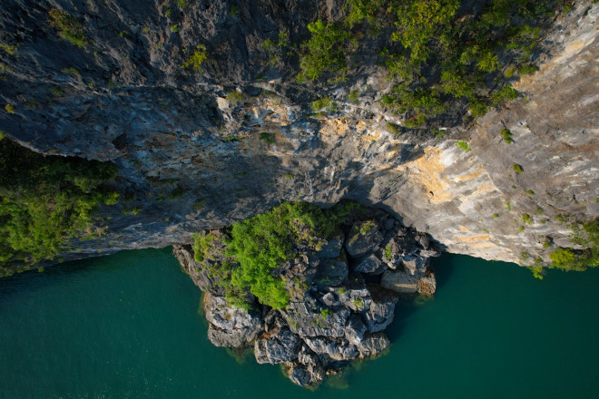 Vách đá vôi tuyệt đẹp ở Ba Trái Đào