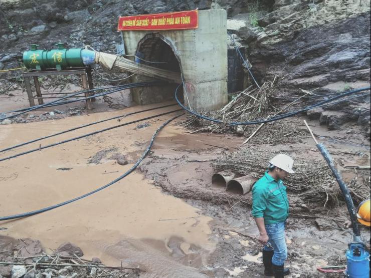 4 công nhân bị lũ cuốn khi đang thi công hầm thuỷ điện