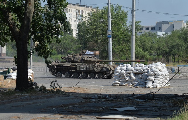 Xe tăng của lực lượng ly khai thân Nga ở miền đông Ukraine.