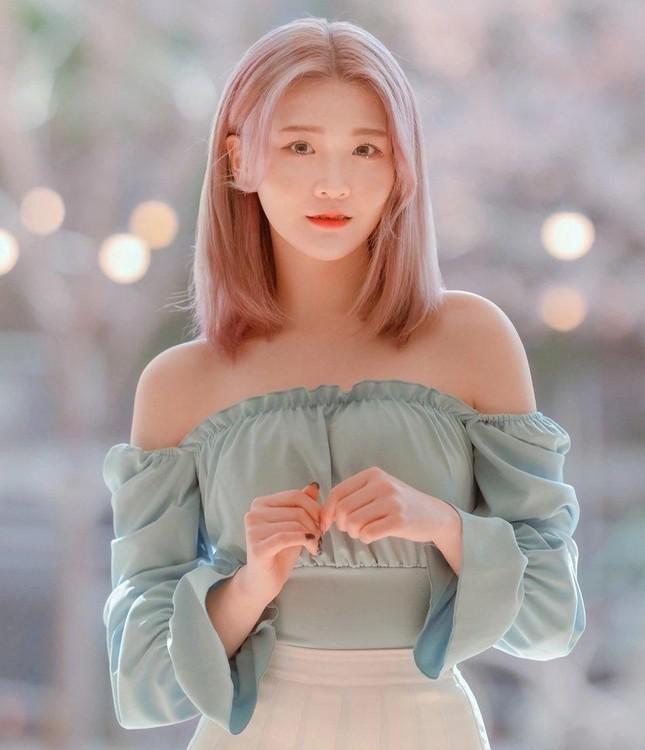 Hayun là thành viên mới chiêu mộ của Girl Crush.