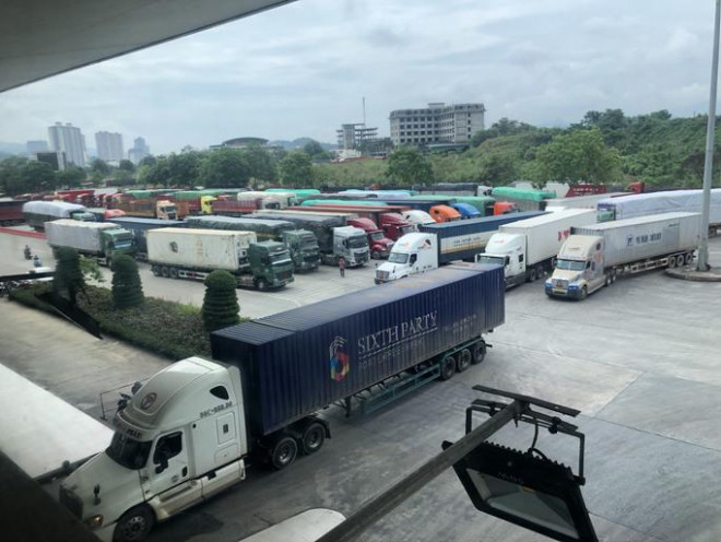 Tạm dừng toàn bộ hoạt động xuất, nhập khẩu hàng hóa qua cửa khẩu quốc tế đường bộ số II Kim Thành từ ngày 4-7