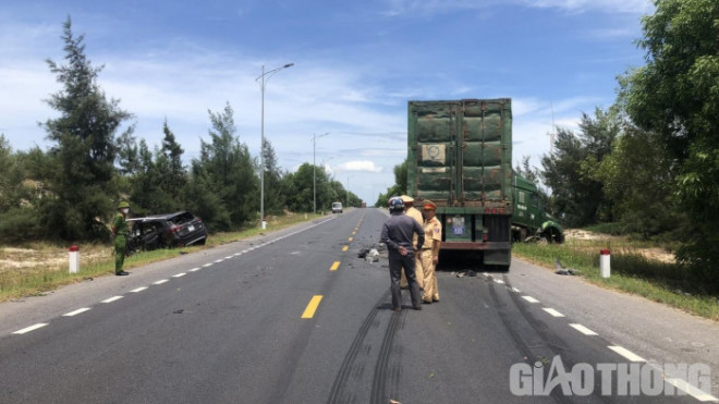 Nguyên nhân dẫn đến vụ TNGT đau lòng khiến 3 người trên xe ô tô 7 chỗ tử vong được cho là do chạy không đúng phần đường quy định