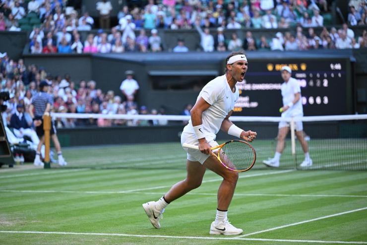 Nadal tiến vào tứ kết Wimbledon