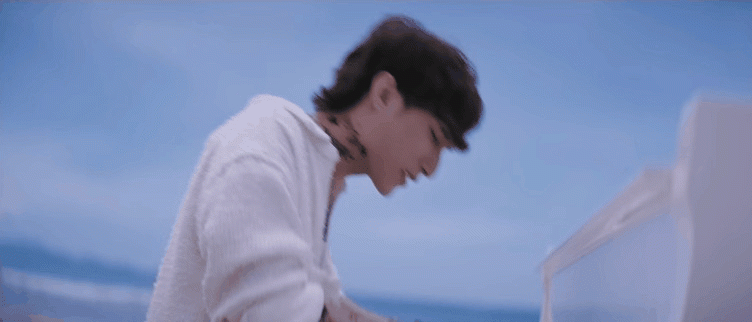 Hậu bị phạt 70 triệu, Sơn Tùng M-TP lộ diện mạo khác lạ trong MV mừng sinh nhật tuổi 28 - 3