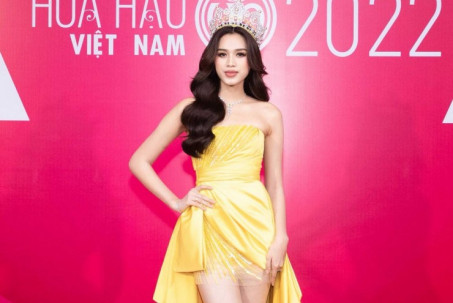 Đỗ Hà khoe đôi chân dài 1,11m tại sự kiện khởi động Hoa hậu Việt Nam 2022