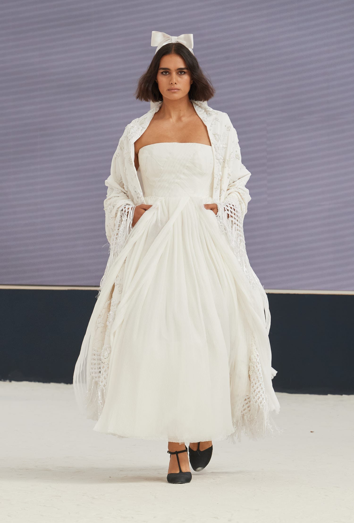 Phượng Chanel chi hơn 70 triệu sắm váy Dior vừa ra lò, tiếc thay cách phối  vừa cũ vừa dìm dáng