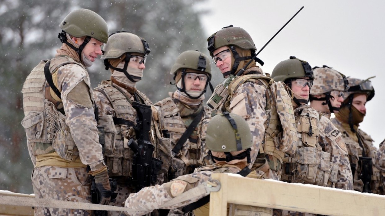 Binh sĩ quân đội Latvia.