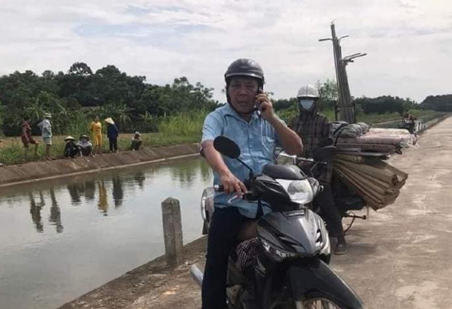 Ông Phan Văn Chuyền, Phó bí thư Đảng ủy xã Thuận Minh, người trực tiếp lao xuống sông kênh Nam cứu 2 cháu nhỏ thoát đuối nước