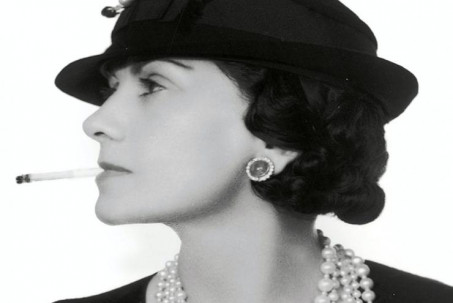 Câu chuyện phía sau cái tên Coco Chanel huyền thoại