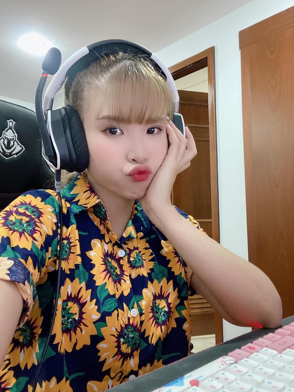 Độ Mixi ra MV đạt top 1 trending, Khởi My làm streamer và chuyện đổi nghề khó tin ở Vbiz - 4