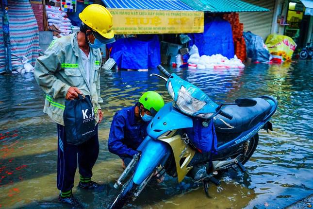 Nam Bộ, Tây Nguyên và Nam Trung Bộ dự báo có mưa to đến rất to trong ngày hôm nay, kéo dài nhiều ngày tới.