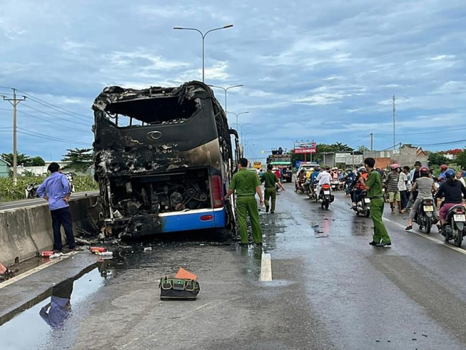 Đến 17g cùng ngày giao thông đã hết ùn tắc. Ảnh PĐ