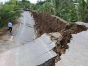 Tin tức trong ngày - Vì sao tuyến đường vừa đưa vào sử dụng ở Long An sụt lún 5m, nứt toác 60m?