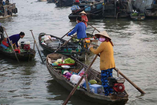 Trung bình có khoảng 200 - 250 chiếc ghe, tàu mua bán, trao đổi hàng hóa