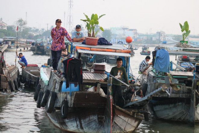 Chợ nổi Cái Răng được hình thành từ tập quán sinh hoạt lâu đời của người dân địa phương