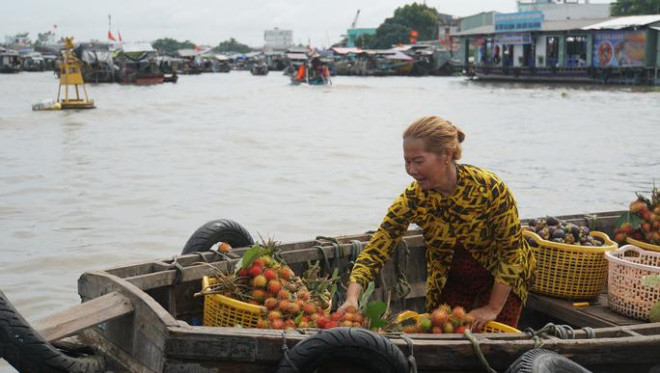 Du khách đến Cần Thơ hầu hết đều đi tham quan chợ nổi Cái Răng