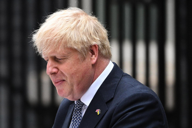 Thủ tướng Anh Boris Johnson - người vừa tuyên bố từ chức cách đây vài ngày đang cân nhắc việc rút lui hoàn toàn khỏi chính trường, ấn phẩm Daily Telegraph cho biết.