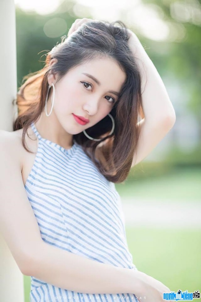 Jun Vũ nổi lên là hot girl sở hữu nhan sắc trong trẻo cùng&nbsp;nụ cười ngọt ngào. Sau khi nổi tiếng không lâu, cô chuyển hướng từ hình tượng ngây thơ dễ thương sang gợi cảm, quyến rũ.
