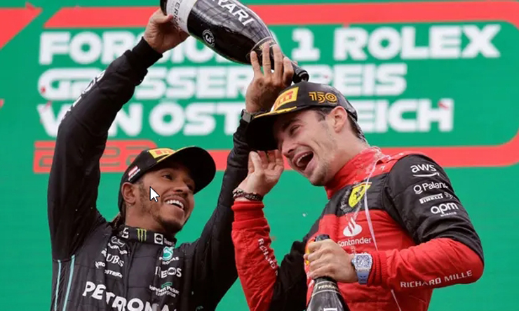 Leclerc cùng Hamilton&nbsp;trên bục vinh danh ở Áo GP