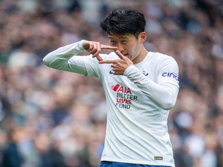 Son Heung Min về Hàn Quốc đá bóng gây sốt, CĐV ”phá rào” xem thần tượng