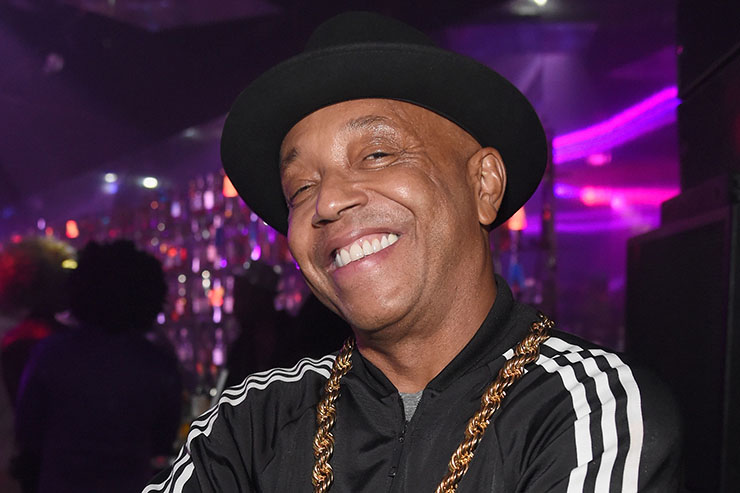 5. Russell Simmons

Simmons là một trong những người có tầm ảnh hưởng nhất trong làng nhạc rap và là đồng sáng lập của Def Jam Recordings. Thế nhưng, ông chưa hoàn thành chương trình học tại City College of New York. Mặc dù vậy, ông vẫn là tác giả sách bán chạy nhất và là nguồn cảm hứng cho những người muốn trở thành người giỏi nhất trong những gì họ làm.
