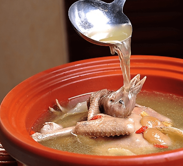 Bí quyết nấu súp chim bồ câu cực bổ dưỡng mà không hề tanh