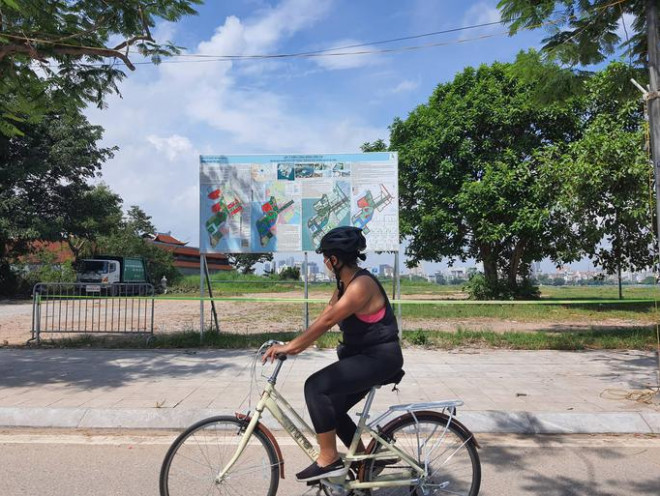 Pano thông tin về đồ án được dựng gần hồ Đầm Trị, quận Tây Hồ, Hà Nội