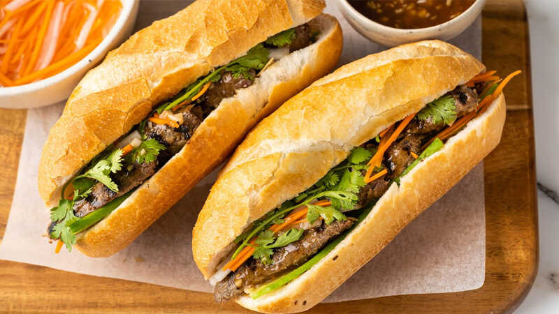 Bánh mì – văn hóa ẩm thực đường phố Việt Nam.